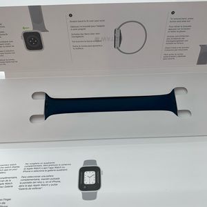 Apple Watch Deep Navy Solo Loop 40mm Size 5